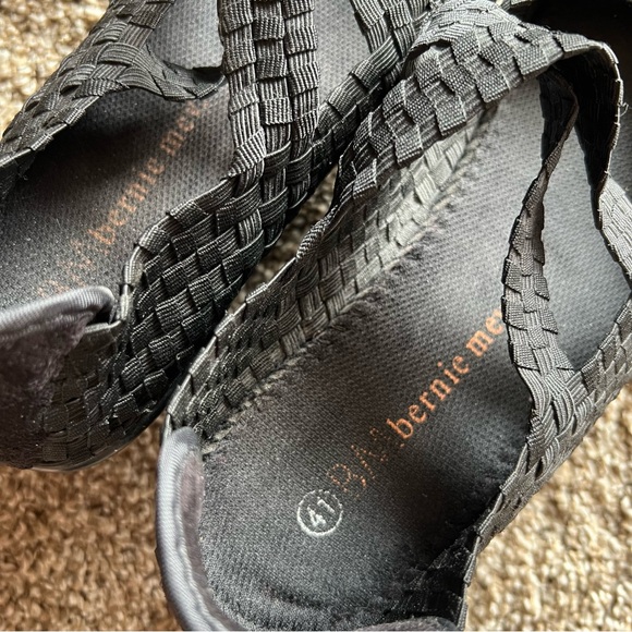 Bernie Mev Black Wedges - Picture 2 of 7